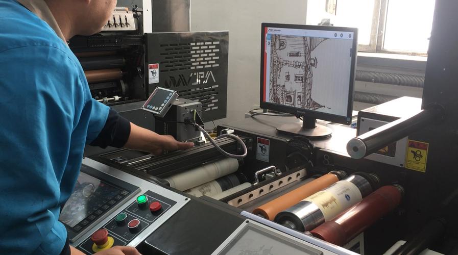 包裝設計,設計,制作,代理,發布國內廣告業務;經銷:紙張,印刷耗材等